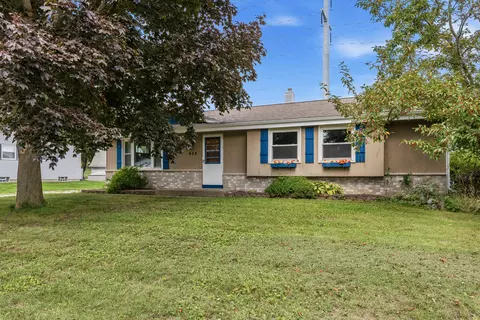 624 Deer Pass, Saukville, WI 53080