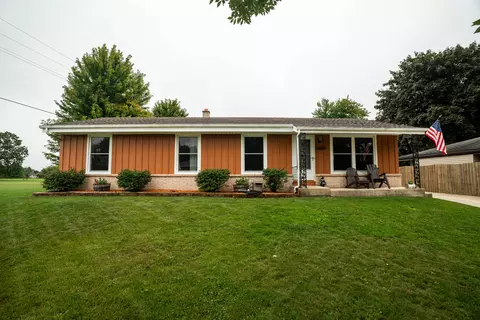 1614 N Lakeview, Port Washington, WI 53074