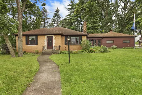 6536 Pershing, Kenosha, WI 53142