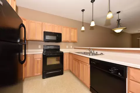 2074 Pine Rdg #G, Grafton, WI 53024