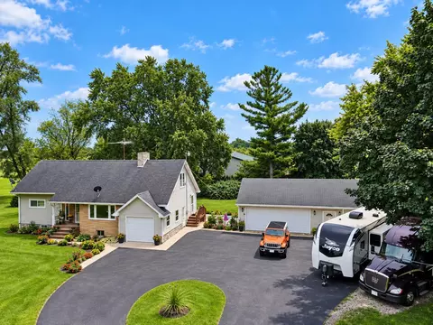 17211 Winfield, Bristol, WI 53104