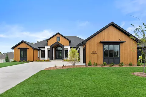 n50w18694 Woodfield, Menomonee Falls, WI 53051