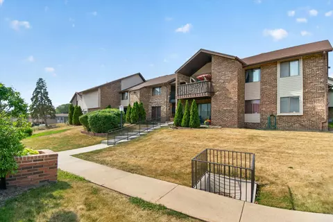 9034 W Lisbon #32, Milwaukee, WI 53222
