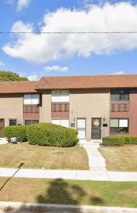 6248 W W Prt, Milwaukee, WI 53223