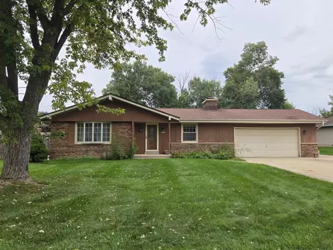 14800 W Fenway, New Berlin, WI 53151