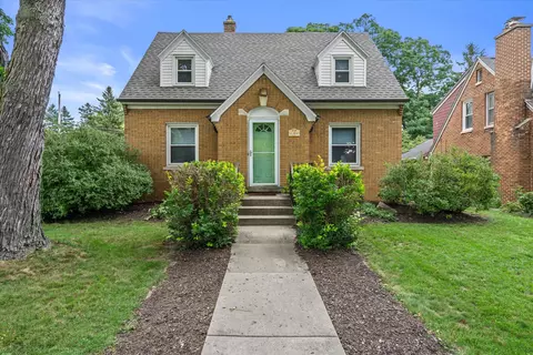 2380 N 115th, Wauwatosa, WI 53226