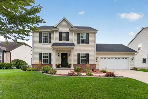 1727 Cloverview, West Bend, WI 53095