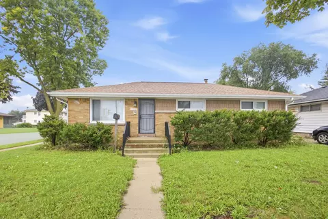 10325 W Silver Spg, Milwaukee, WI 53223