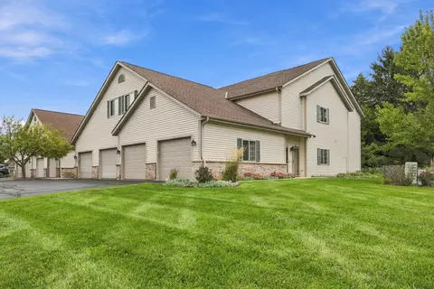 2183 Pine Rdg #G, Grafton, WI 53024