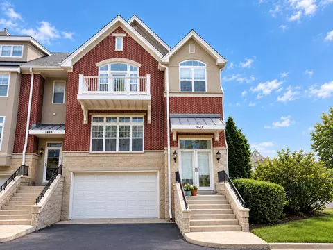 3842 S S Lk #16, Saint Francis, WI 53235