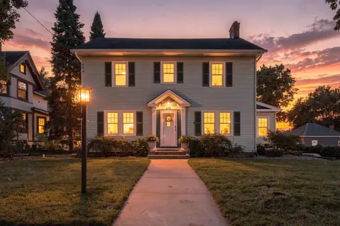 219 W Laflin, Waukesha, WI 53186
