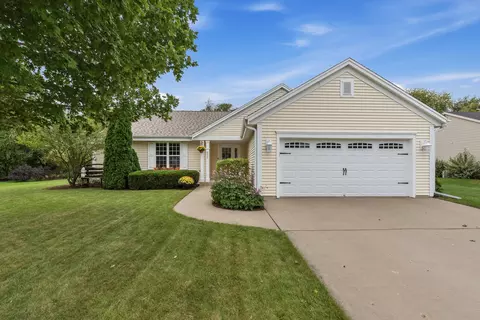 622 Hickory Holw, Waterford, WI 53185
