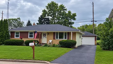 4913 Westway, Racine, WI 53406