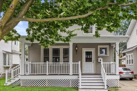 924 Hayes, Racine, WI 53405