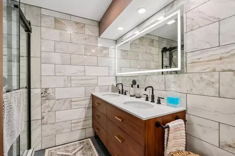 Bath - 724 E Pearson, Milwaukee, WI 53202 photo 3 of 6
