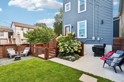Exterior - 724 E Pearson, Milwaukee, WI 53202 photo 3 of 7
