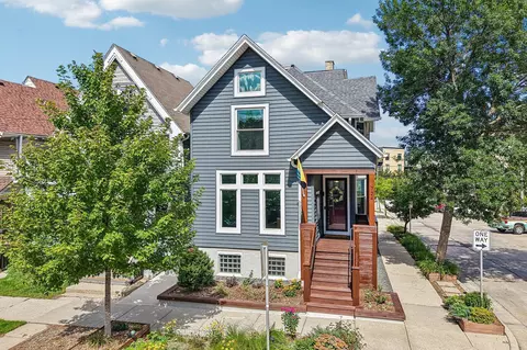 Exterior - 724 E Pearson, Milwaukee, WI 53202 photo 1 of 7