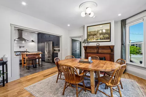 Dining - 724 E Pearson, Milwaukee, WI 53202 photo 2 of 2