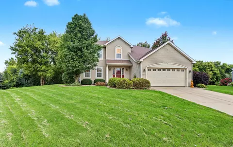 7 Woodridge, Columbus, WI 53925