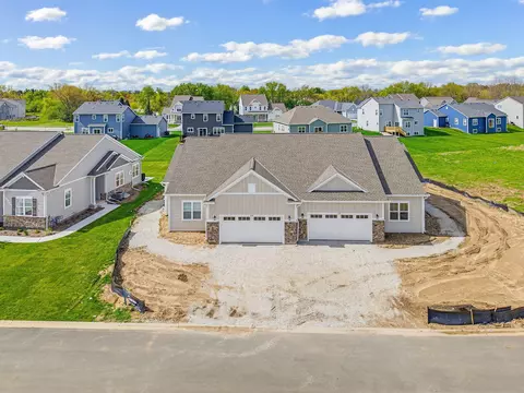 855 Stirling Bldg 21 41 #BLDG 21, 41, Oconomowoc, WI 53066