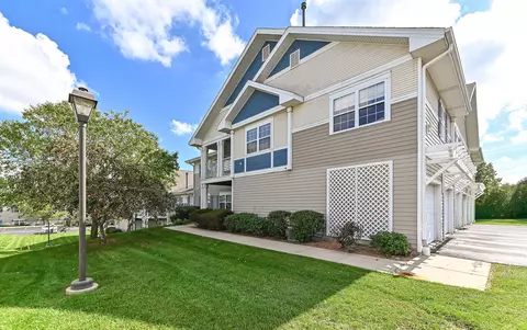 7984 N 107th #5, Milwaukee, WI 53224