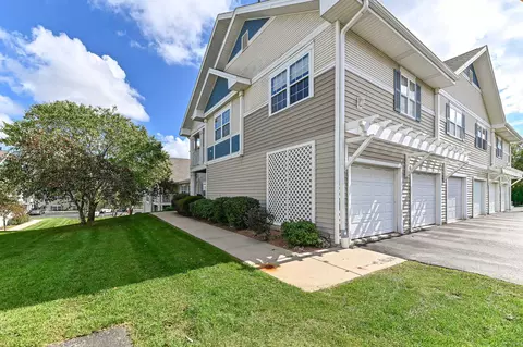 7984 N 107th #5, Milwaukee, WI 53224