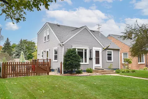3049 N 90th, Milwaukee, WI 53222