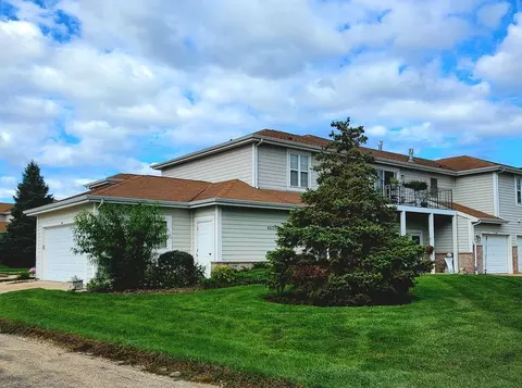 6620 Meadowlands #8 C, Pleasant Prairie, WI 53158
