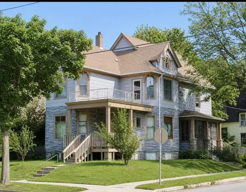 2137 W Pierce, Milwaukee, WI 53204