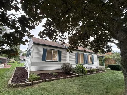 4550 N 103rd, Wauwatosa, WI 53225