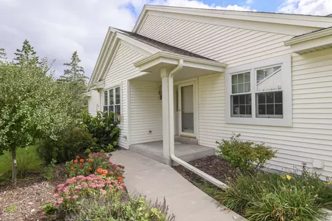 2836 Raintree, Waukesha, WI 53189