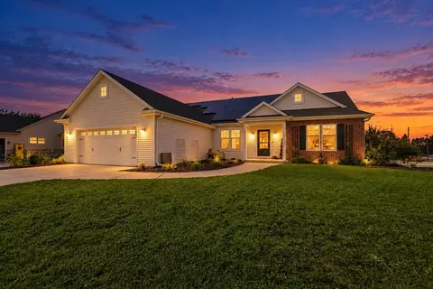 200 Stonefield, Johnson Creek, WI 53038