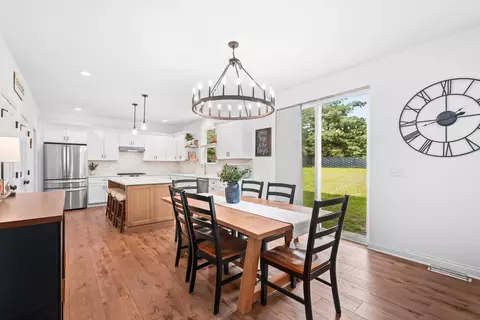 Dining - 706 Arbor Rdg, Delavan, WI 53115 photo 1 of 2