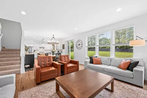 Living - 706 Arbor Rdg, Delavan, WI 53115 photo 3 of 3