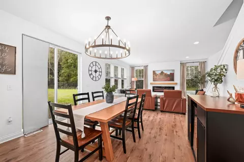 Dining - 706 Arbor Rdg, Delavan, WI 53115 photo 2 of 2