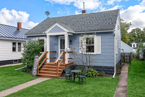 2206 Prospect, La Crosse, WI 54603