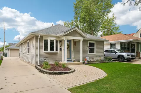 915 S 91st, West Allis, WI 53214