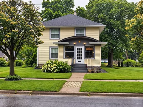 205 S 6th, Fort Atkinson, WI 53538