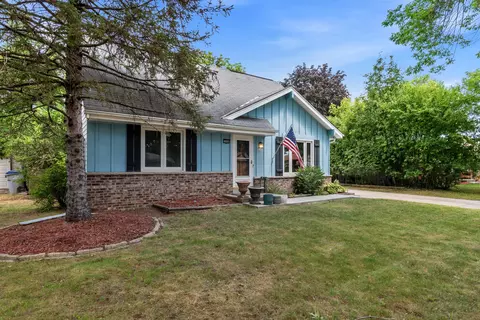 10404 W Darnel, Milwaukee, WI 53224