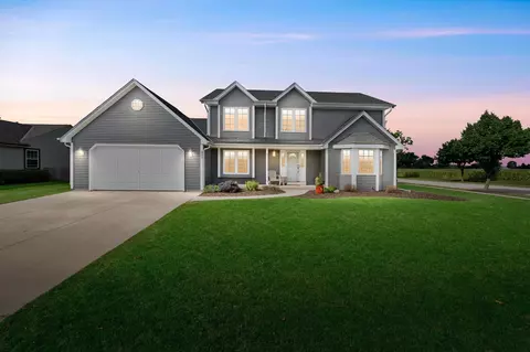 303 S Pheasant, Saukville, WI 53080