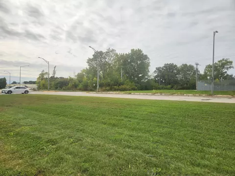 621 W Rawson, Oak Creek, WI 53154