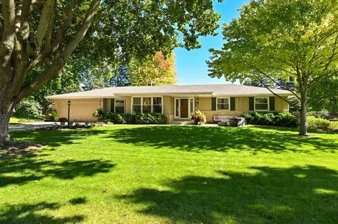 3640 Dominic, Brookfield, WI 53045