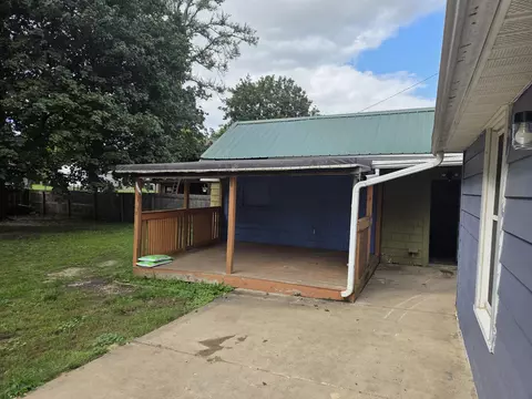 1122 Cleveland, Beloit, WI 53511 photo 4