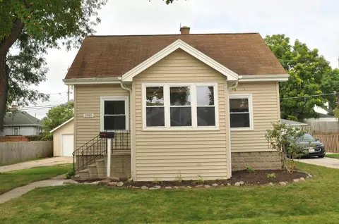 1955 S 91st, West Allis, WI 53227