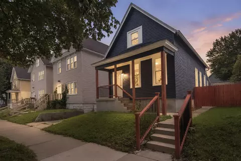 316 E Clarence, Milwaukee, WI 53207