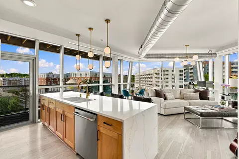 1541 N Jefferson #410, Milwaukee, WI 53202