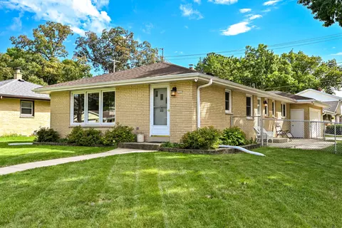 727 W Abbott, Milwaukee, WI 53221