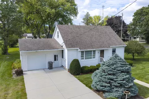 1502 River, Watertown, WI 53094