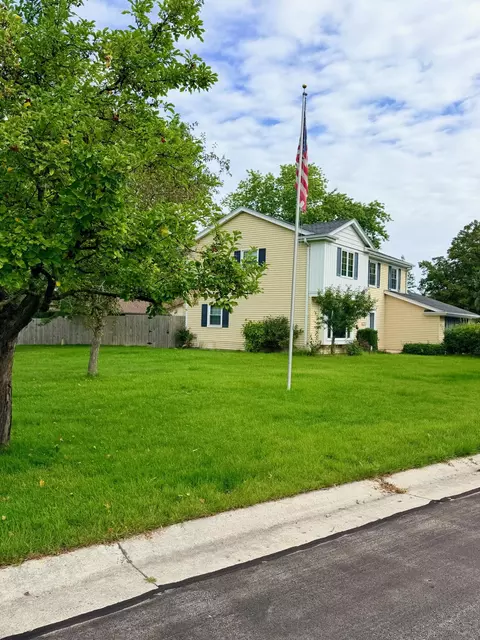 n104w16800 Thornapple, Germantown, WI 53022