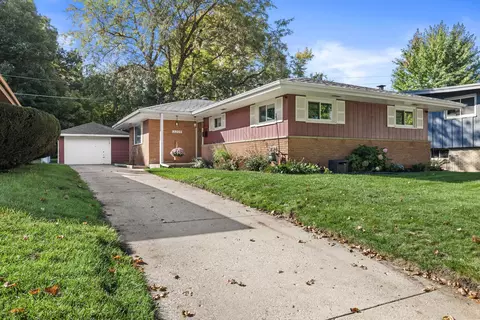3209 E Denton, Saint Francis, WI 53235